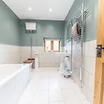 Holiday home Lakedistrict Barn With Swimspa & Hottub Grayrigg