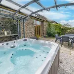 Lakedistrict Barn With Swimspa & Hottub Holiday home *