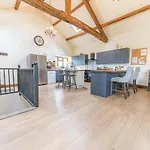Holiday home Lakedistrict Barn With Swimspa & Hottub Grayrigg