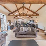 Lakedistrict Barn With Swimspa & Hottub