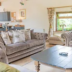 Lakedistrict Barn With Swimspa & Hottub