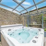 Lakedistrict Barn With Swimspa & Hottub Holiday home