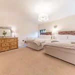 Lakedistrict Barn With Swimspa & Hottub *