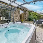 Lakedistrict Barn With Swimspa & Hottub Holiday home