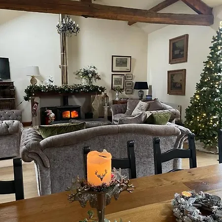 Lakedistrict Barn With Swimspa & Hottub