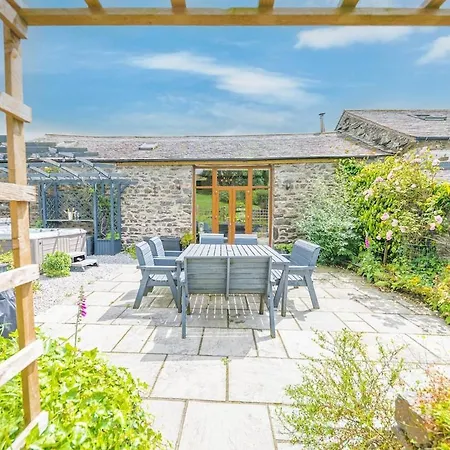 Lakedistrict Barn With Swimspa & Hottub 別荘 *